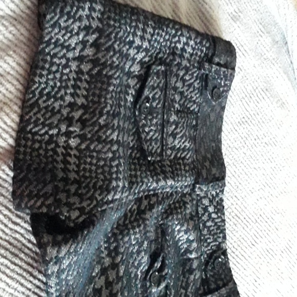 Express shorts sz 4 - Picture 4 of 4